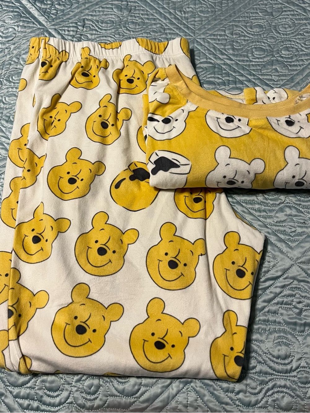 Women’s Yellow Winnie-the-Pooh Face Pajama Set